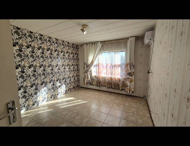 2 BEDROOM SECTIONAL TITLE FOR SALE IN GLENVISTA